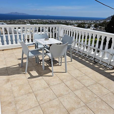 Unique Leta Apartment Фира Екстериор снимка
