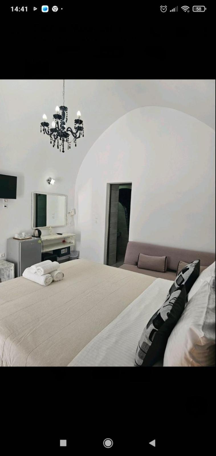 Unique Leta Apartment Фира Екстериор снимка