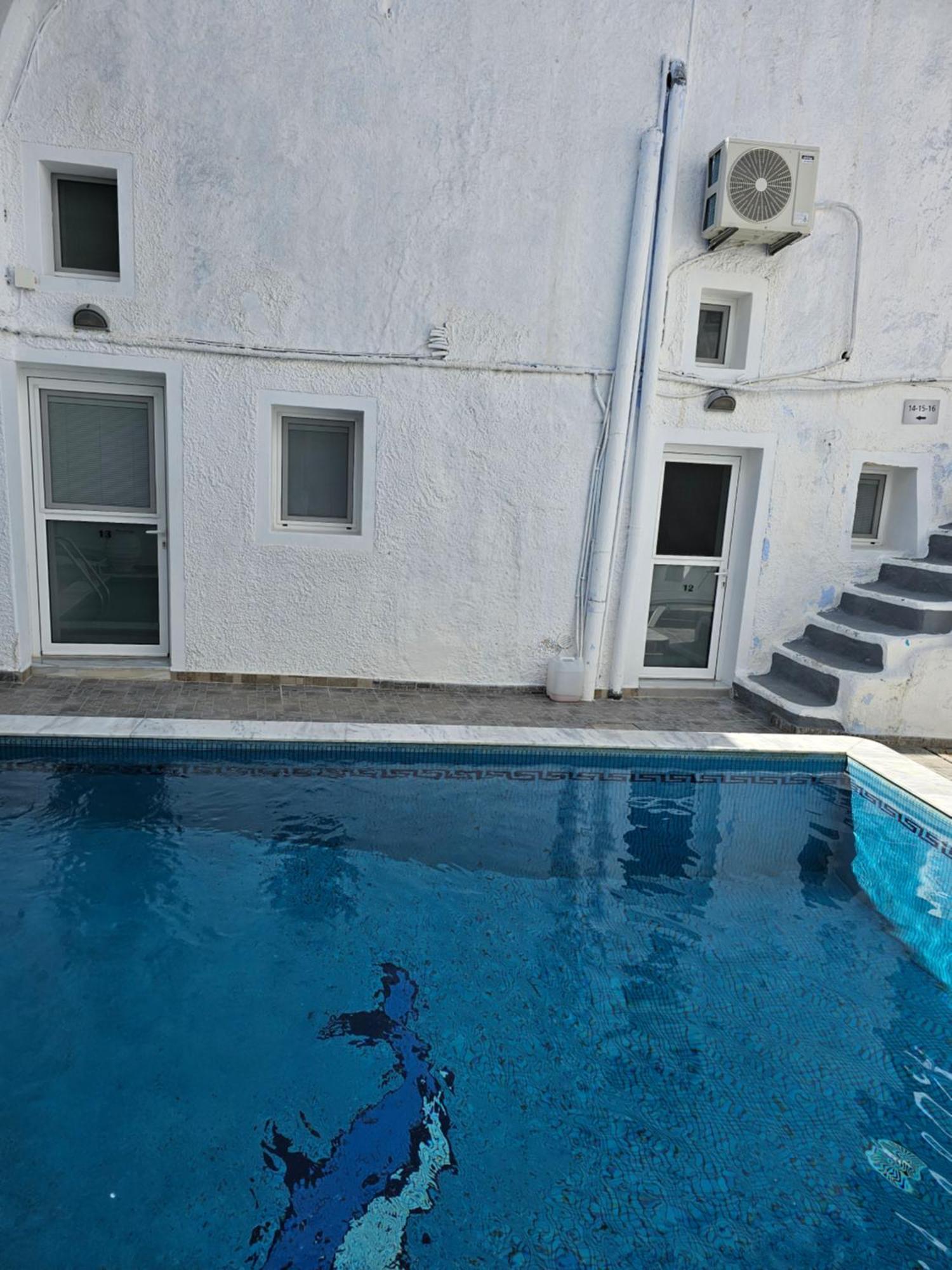 Unique Leta Apartment Фира Екстериор снимка