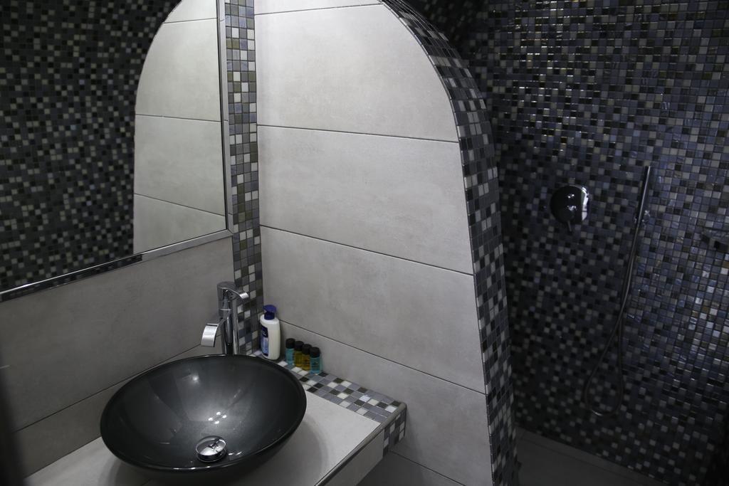 Unique Leta Apartment Фира Екстериор снимка