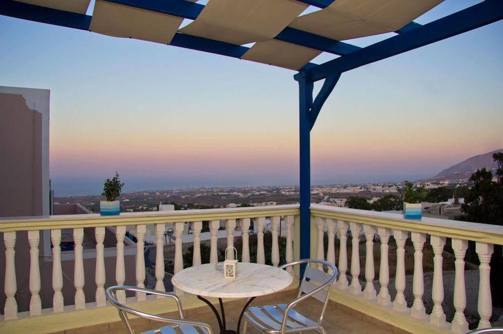 Unique Leta Apartment Фира Екстериор снимка