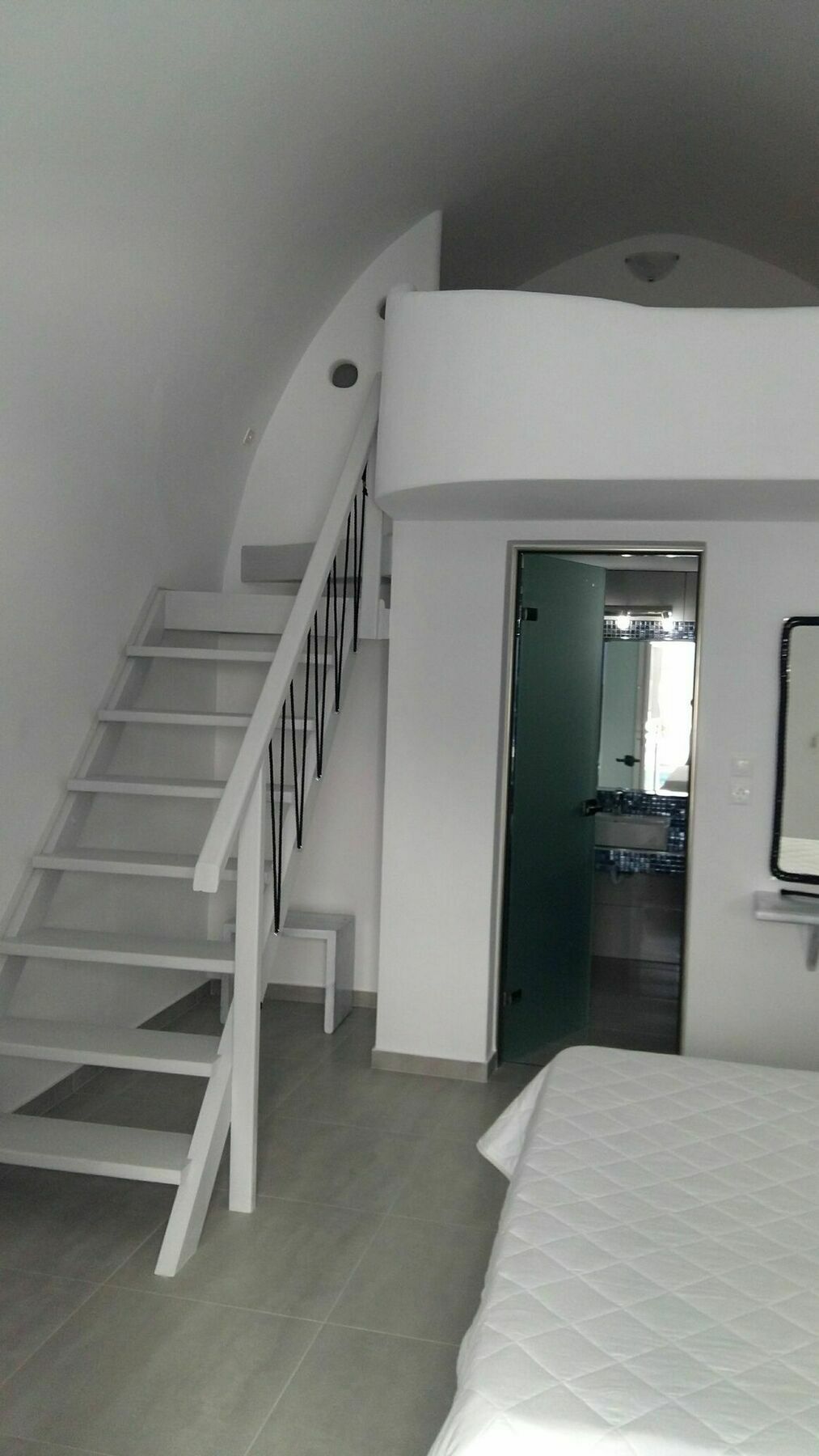 Unique Leta Apartment Фира Екстериор снимка